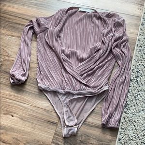 Low V neck body suit